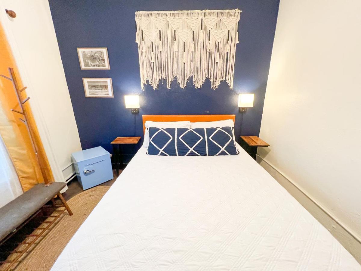 Standard Double Room with Shared Bathroom